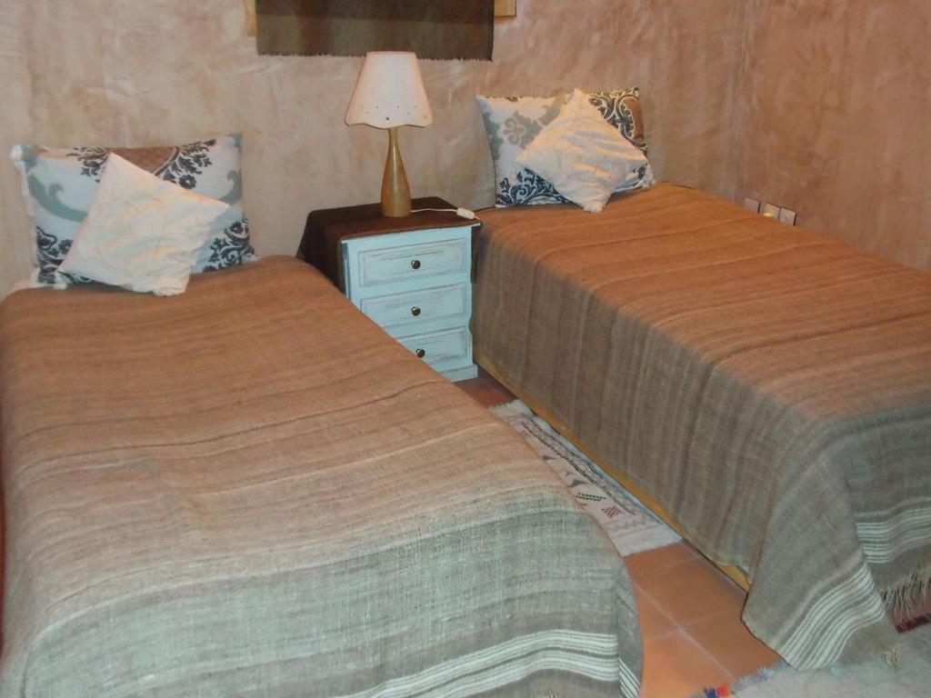 Dar Ouzoud Vegan Hotel Ruang foto